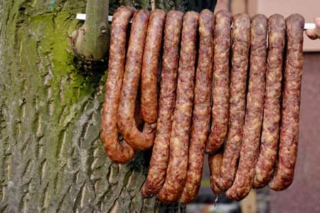 Wędzona domowa kiełbasa